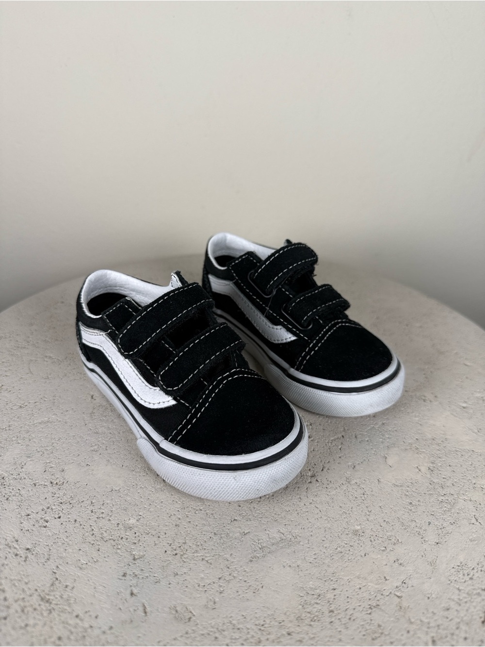 Vans Kids Old Skool Velcro Sneakers - Black & White